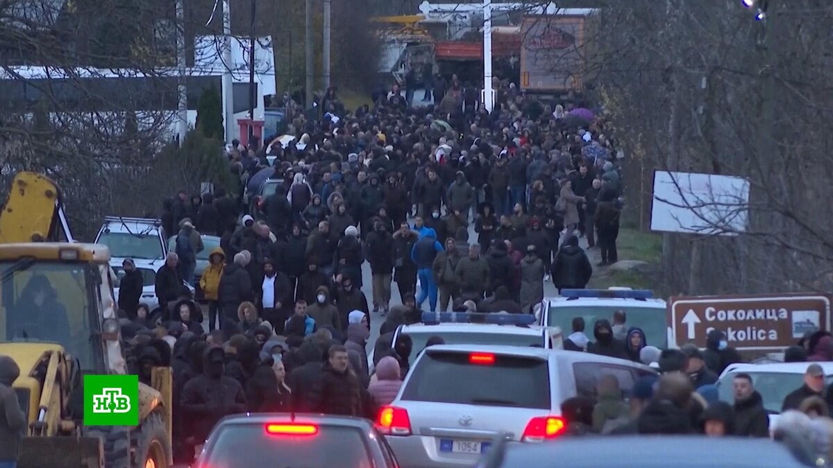    Косовские сербы провели ночь на баррикадах