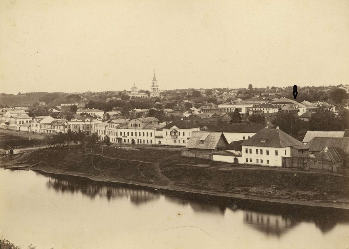 Дом Яблоковой указан стрелкой. Фото взято с сайта rosphoto.org