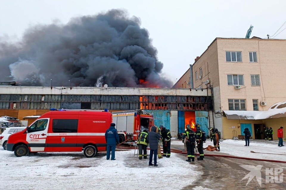     В Москве загорелся автосервис Алексей ОВЧИННИКОВ