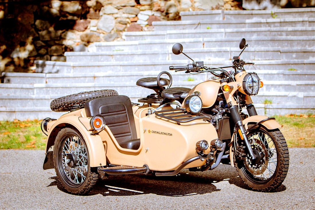 Китайский оппозит Chang Jiang CJ 750