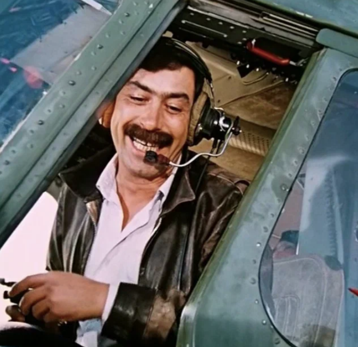 Чито грито песня кикабидзе. Данелия Мимино. Мимино (1977). Кикабидзе Мимино. Мимино Фрунзик