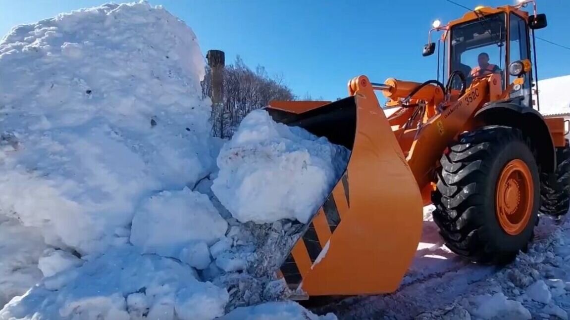     В филиалы краевого предприятия «Примавтодор» пришла новая снегоуборочная дорожная техника, которая уже начала работу на трассах некоторых районов Приморского края.