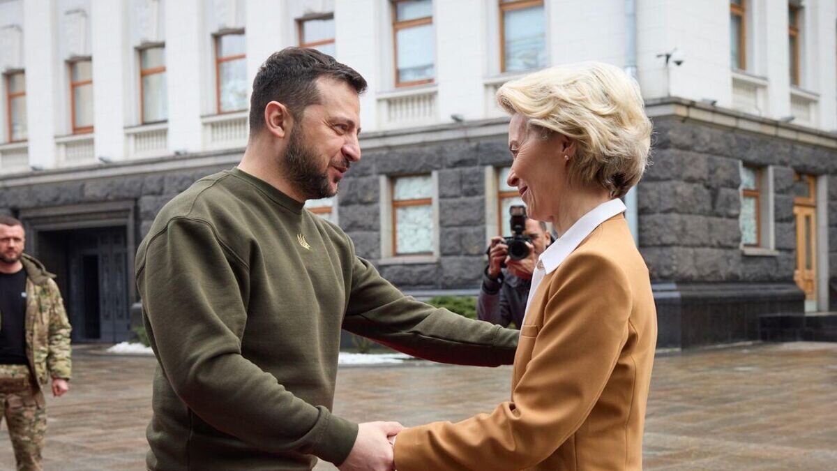    Президент Украины Владимир Зеленский во время встречи с главой Еврокомиссии Урсулой фон дер Ляйен в Киеве© Фото : Офис президента Украины