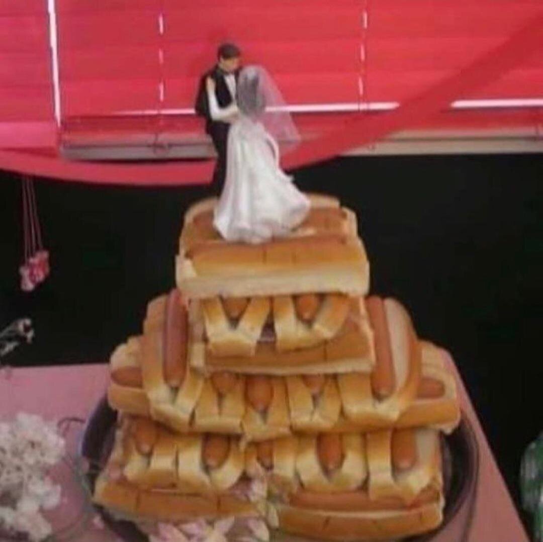 - Девушка, вас уже пригласили на следующий танец? - Ой, нет еще. Я свободна!
- Подержите тогда мою кружку пива...