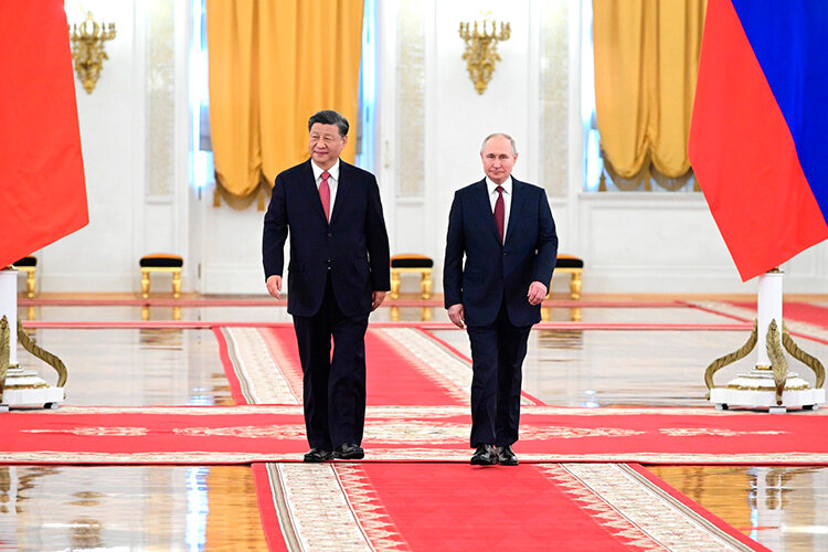   Путин и Си подписали два совместных заявления, где пообещали углубить связи по 8 стратегическим направлениям, прежде всего в финансовой, промышленно-технологической и транспортно-логистической областях Фото: kremlin.ru