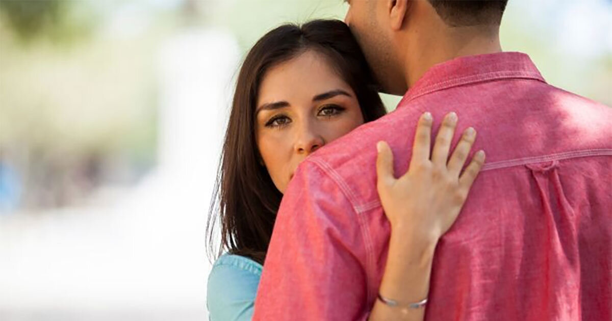 Признаки того, что нарцисс играет с вами | Алиса в Зазеркалье | Дзен