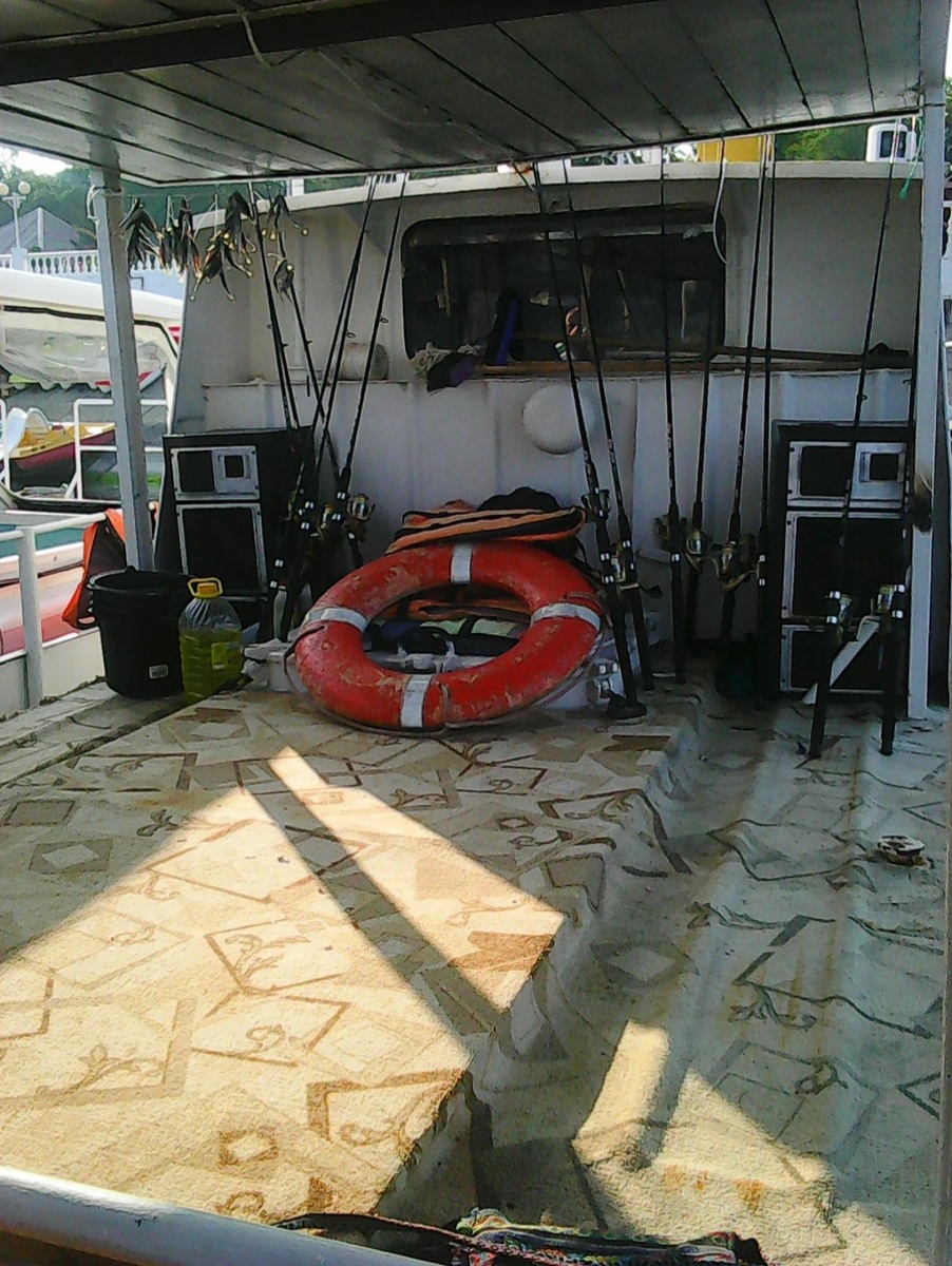 Баркас, вид внутри.