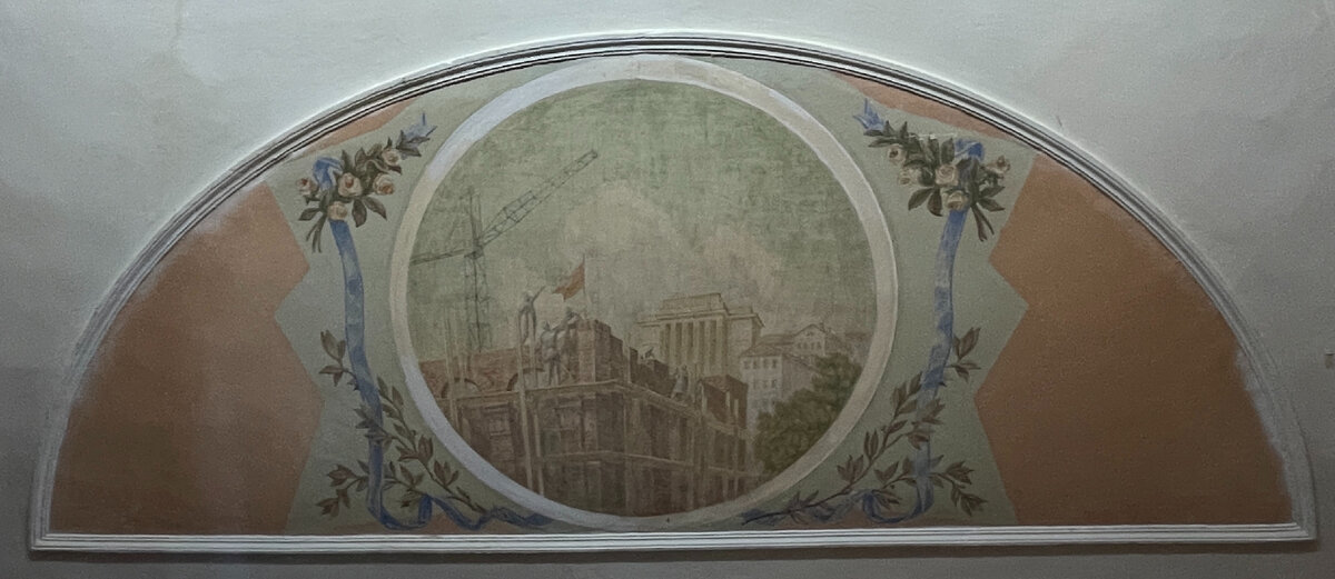 Фрагмент росписи в фойе советского кинотеатра Октябрь в Смоленске