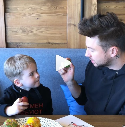 Видео из социальной сети Сергея Лазарева