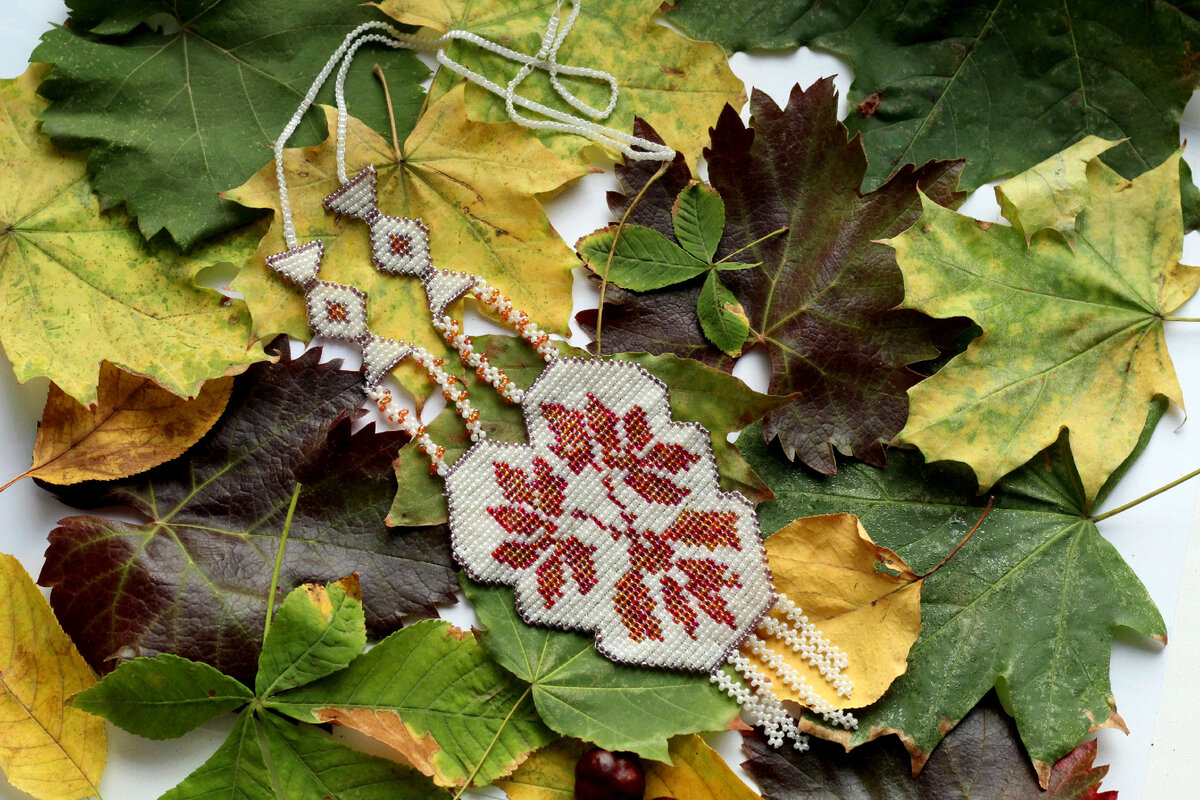 Кулон с осенними листьями, ручная работа