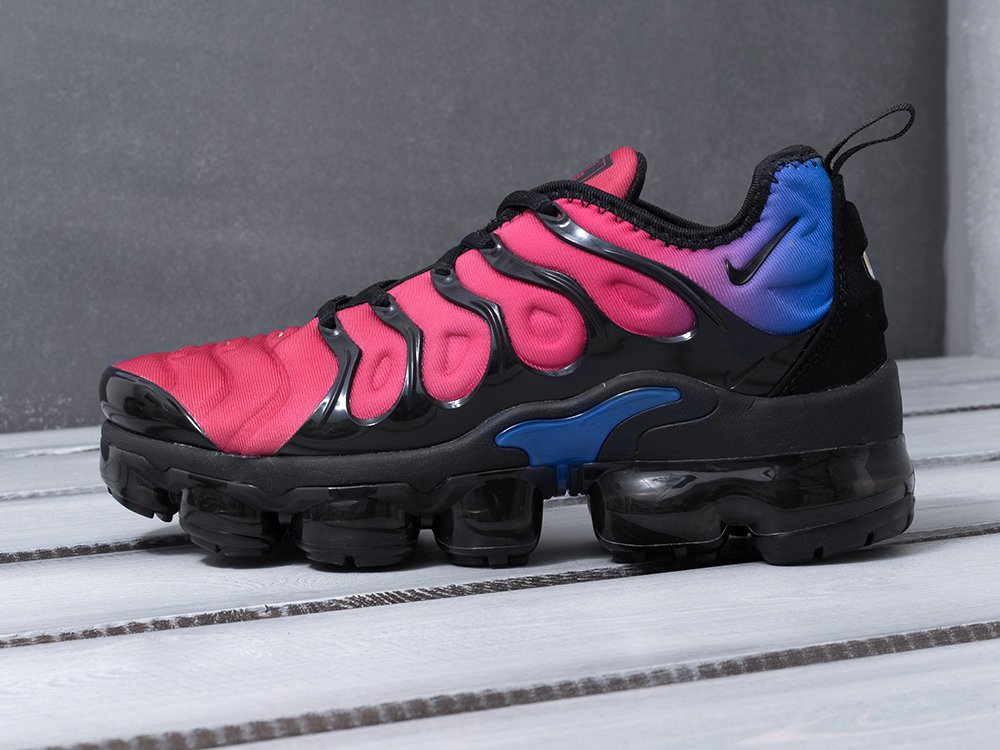 Vapormax кроссовки. Nike Air VAPORMAX Plus. Кроссовки Nike Air VAPORMAX Plus. Nike Air VAPORMAX Plus Black. Nike Air Max VAPORMAX.