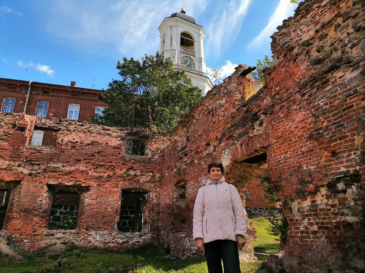 В развалинах собора