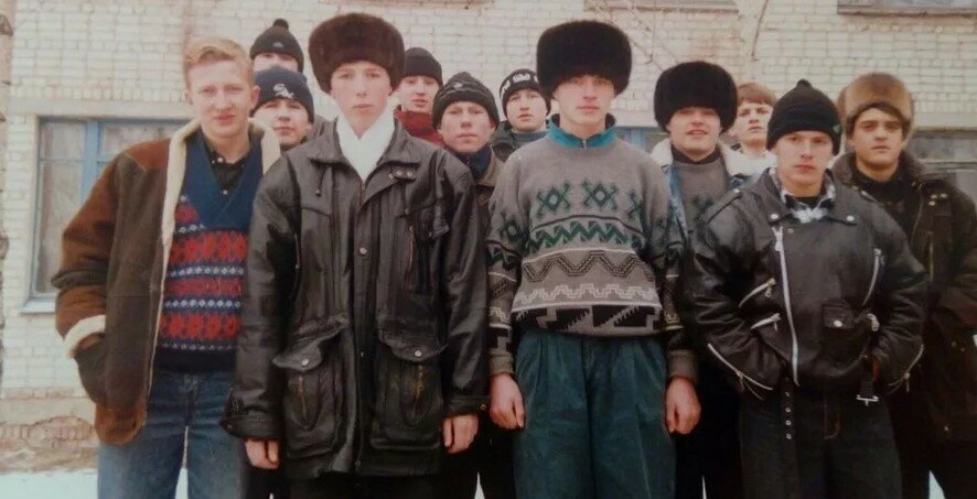 фото из интернета - пацаны в разных шапках