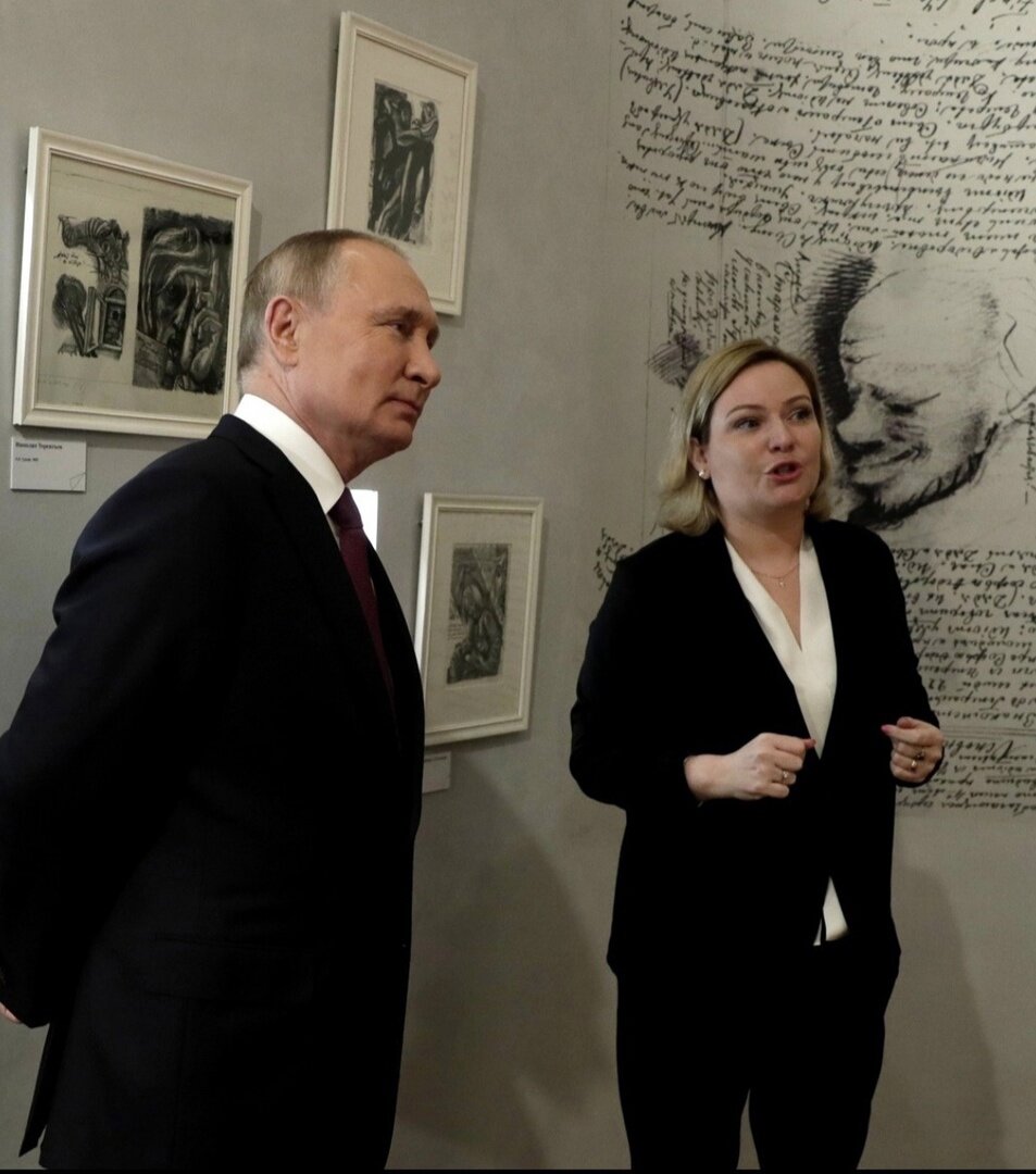 Владимир Путин в "Московском доме Достоевского" работу принял.