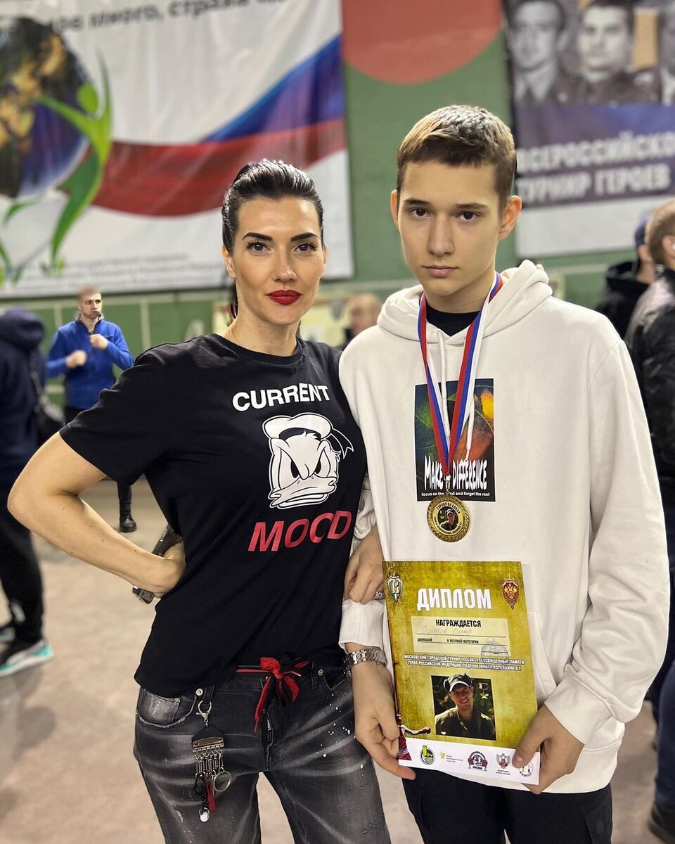    Алла Воденко с сыном Омаром