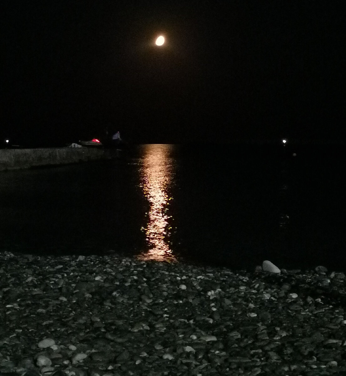 Поздние посиделки на море бесценны