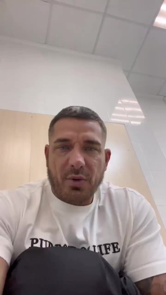    Курбан Омаров с возлюбленной в кабинете врача Видео: Инстаграм (запрещен в РФ) Курбана Омарова