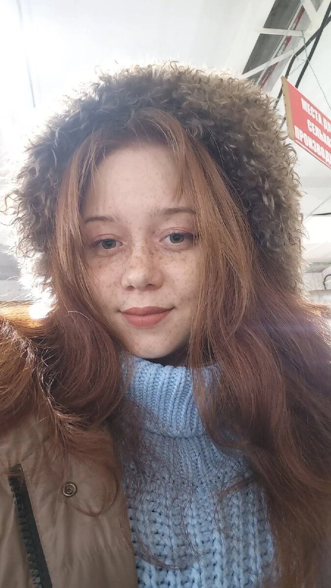 На мне папаха, она коричневатая, хотя многие привыкли её видеть в белом цвете