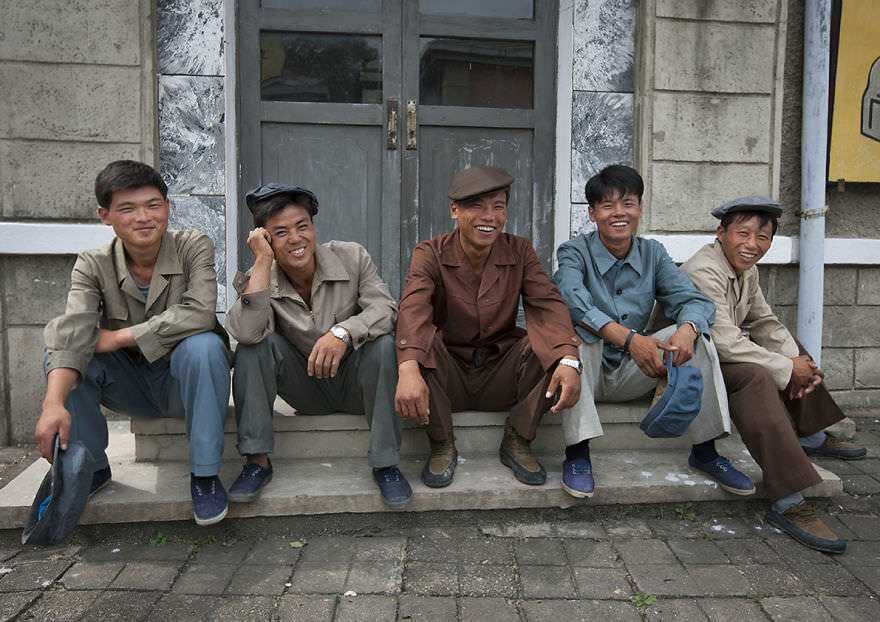 Жители северной корей на