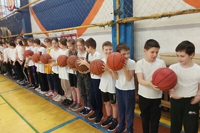   Мастер-класс для лицеистов из Подмосковья с баскетбольным мячом ©Пресс-служба ГАУ АИС «Подмосковье»