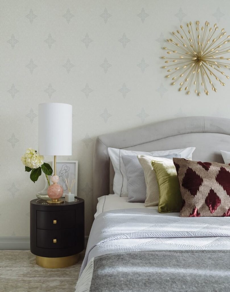 Для мамы и сына. Элегантная квартира в классическом стиле