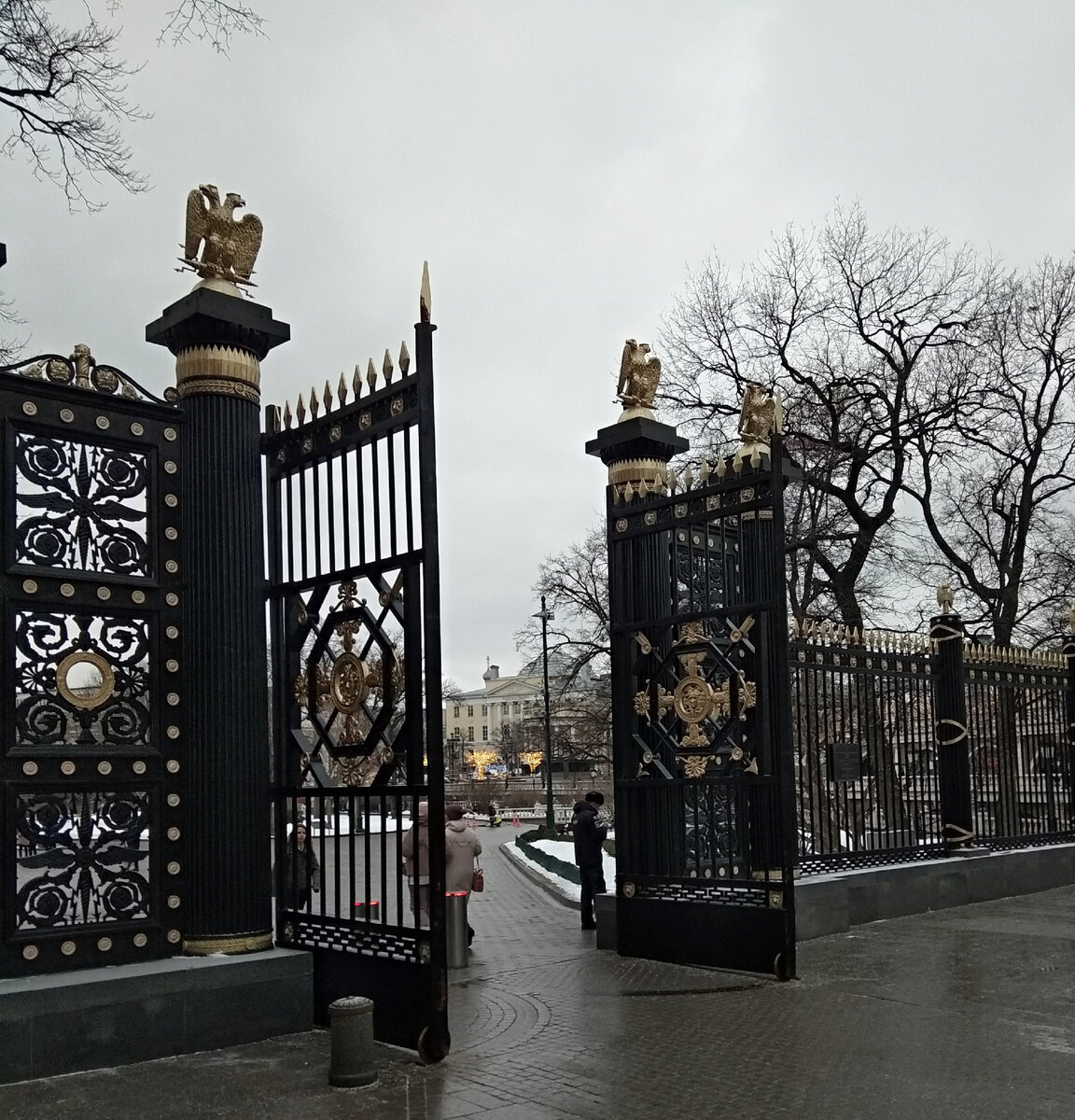 Вход в Александровский сад. Фото автора