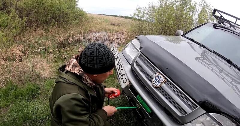 Выбираемся из грязи без помощи: копеечная лебедка из диска своими руками