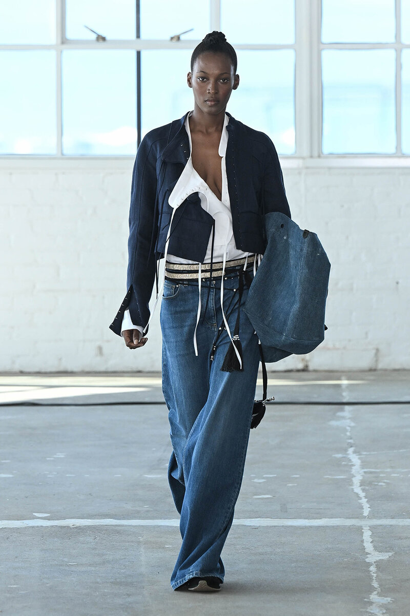    Altuzarra весна-лето 2023LEGION-MEDIA