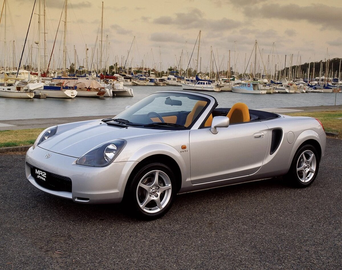 Toyota MR-2 сопоставимых габаритов. Выпускалась с 1999 по 2007 год. 