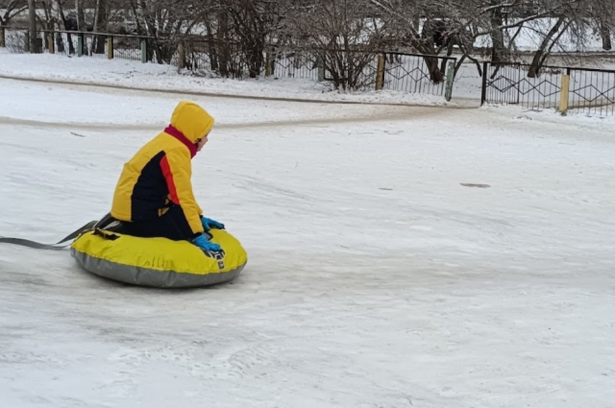    Мальчик впал в кому после катания на «ватрушке» в Петербурге