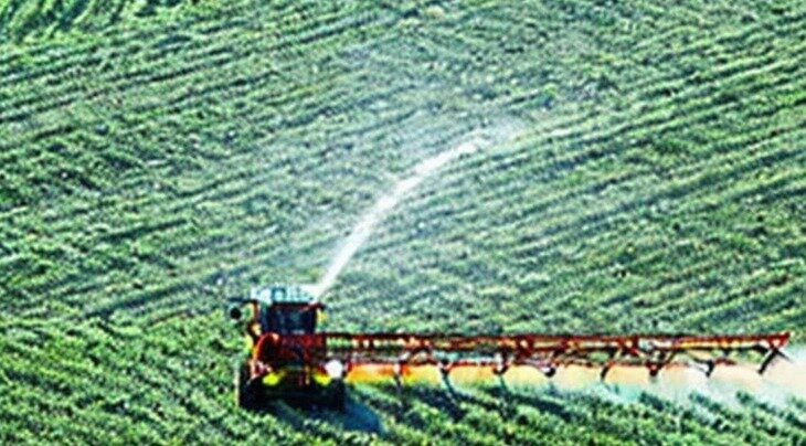 Пестициды. Пестициды и агрохимикаты. Пестициды фото. Применение пестицидов. В результате длительного применения ядохимикатов на полях