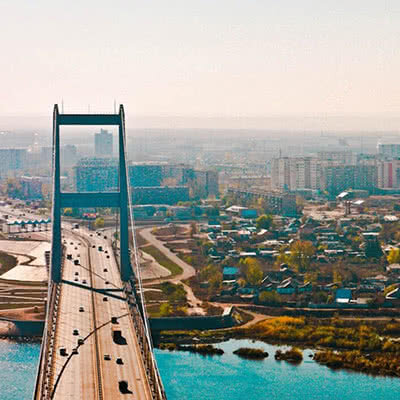 Подвесной мост через реку Иртыш в городе Семей