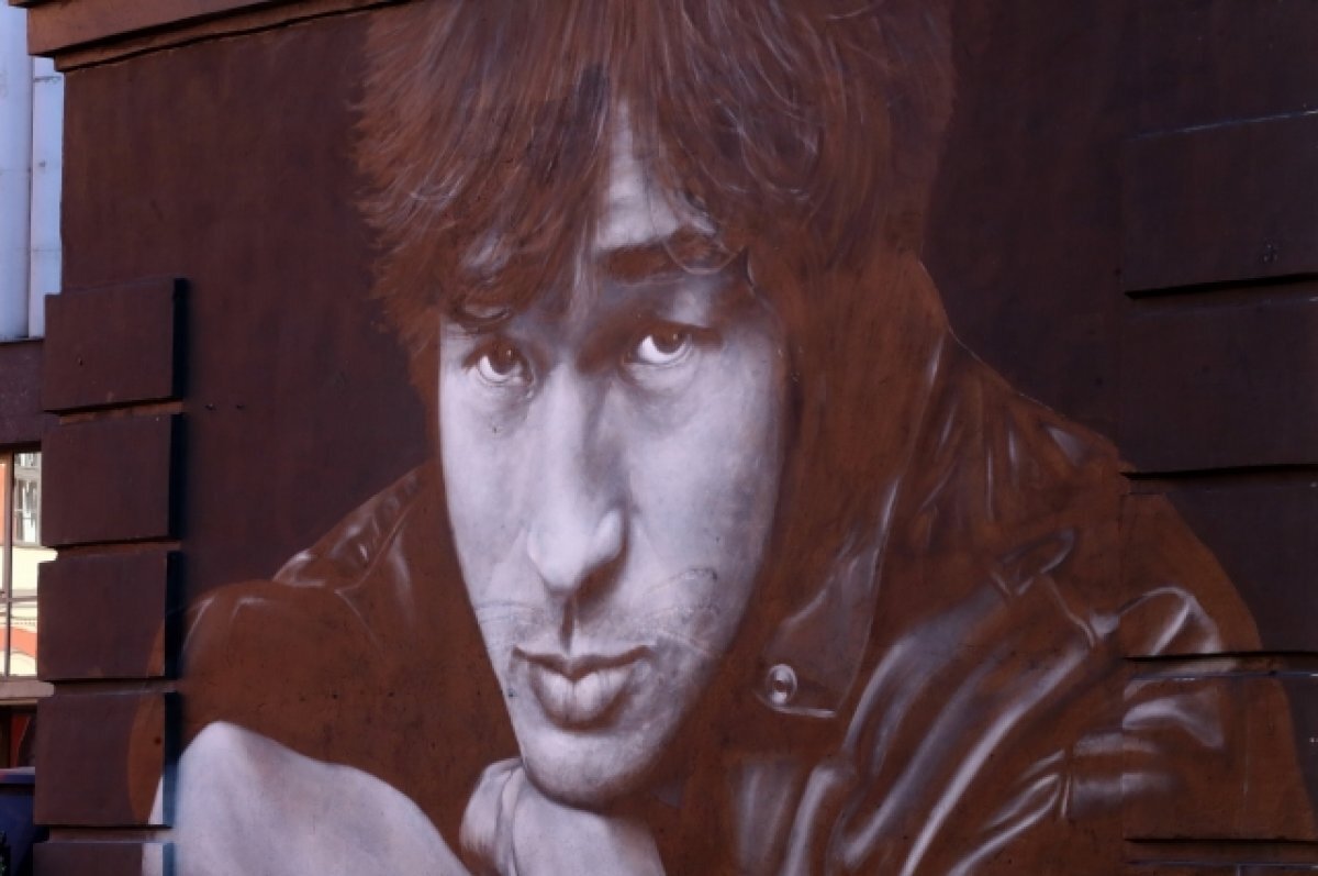    Мурал с изображением Виктора Цоя в Санкт-Петербурге.