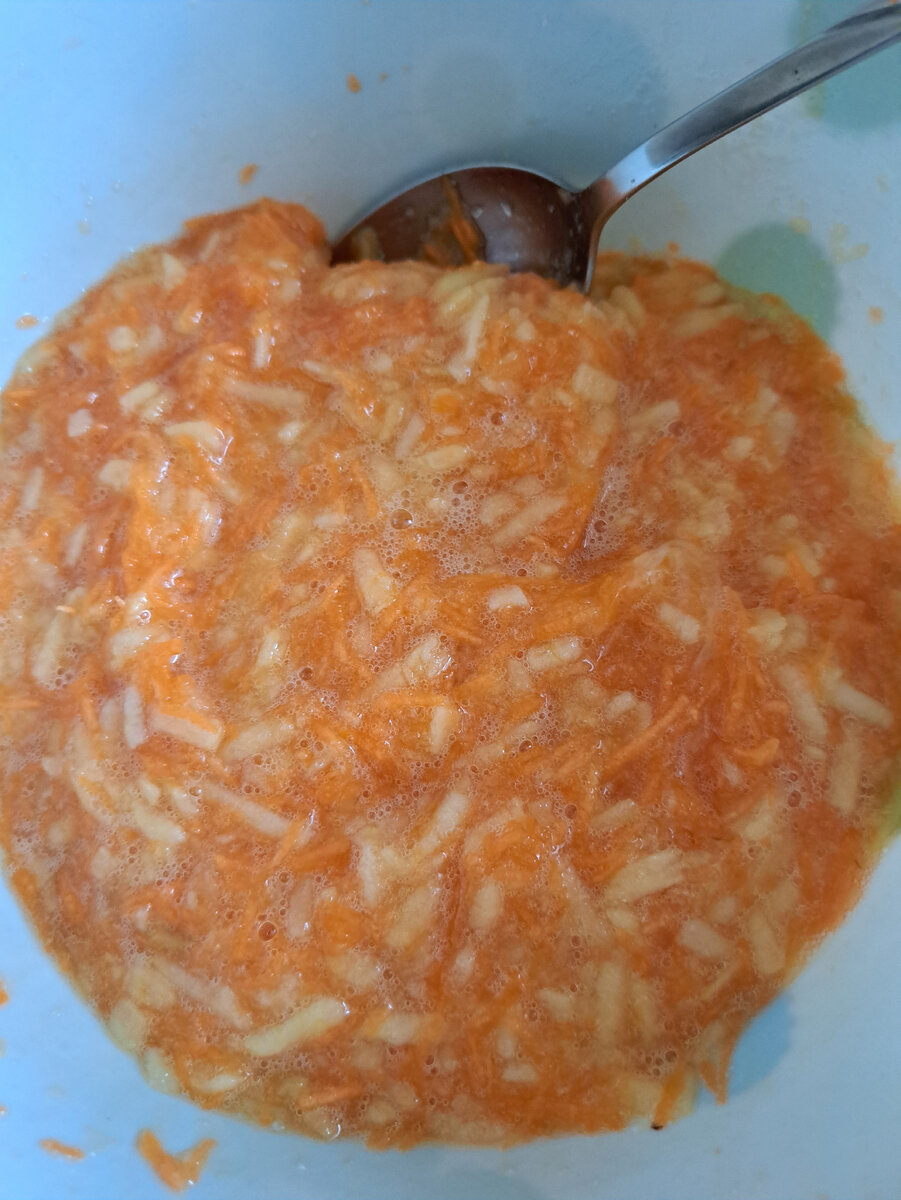 Яблоко + морковь.
