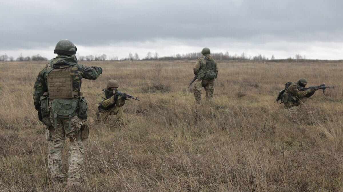    Американские военные инструкторы обучают военнослужащих ВСУ© AP Photo / Aleksandr Shulman