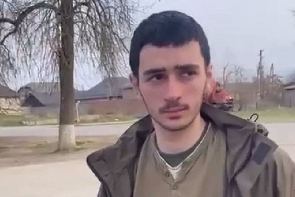     Рамазан Гандалоев явился в полицию. Фото: стоп-кадр видео.