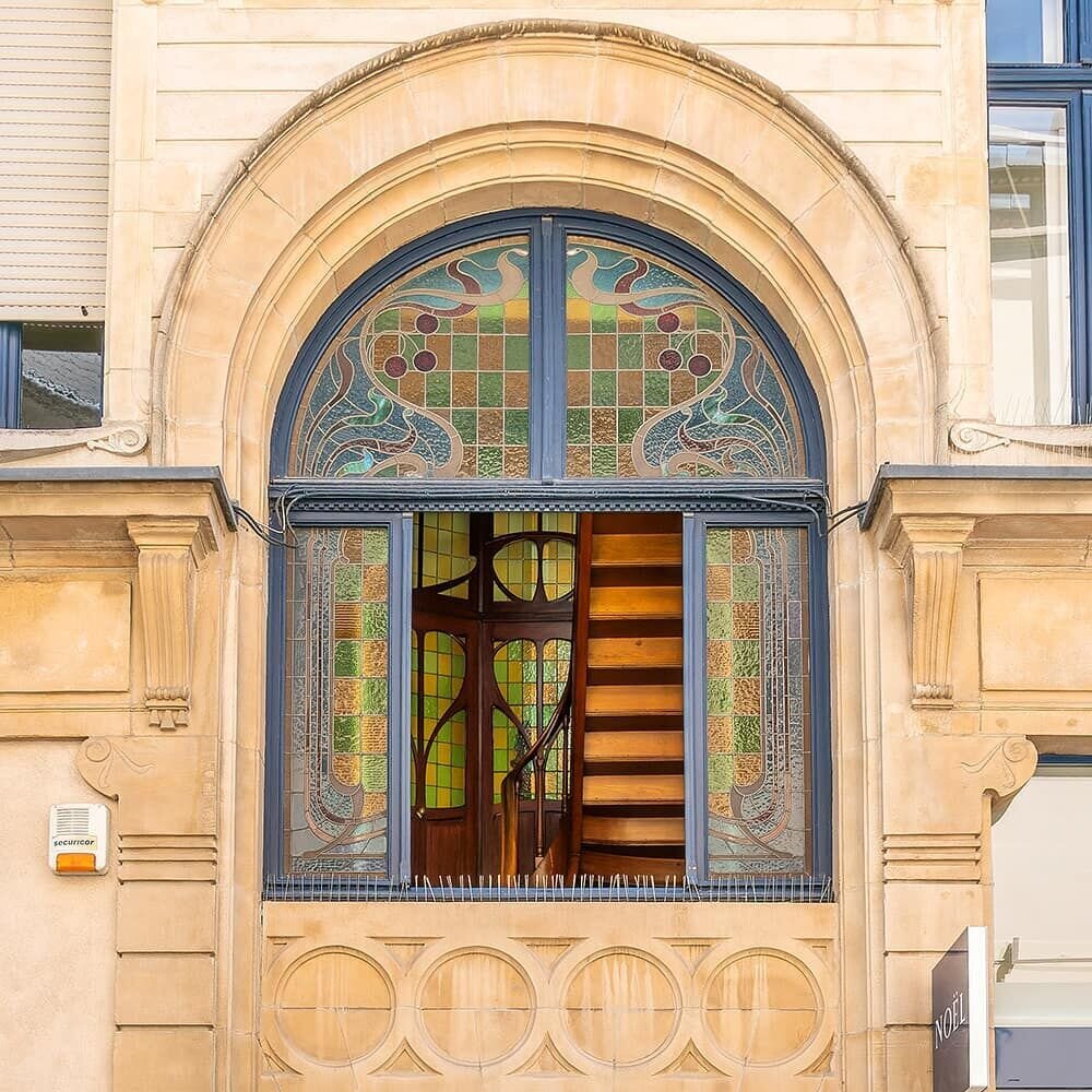    .  art.nouveau.world