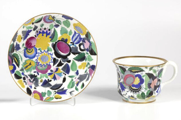 Чайная пара из сервиза «Апрельский», 1926 год, ГФЗ. Автор Сергей Васильевич Чехонин 