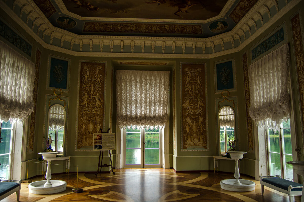 Гатчина парк  павильон Венеры