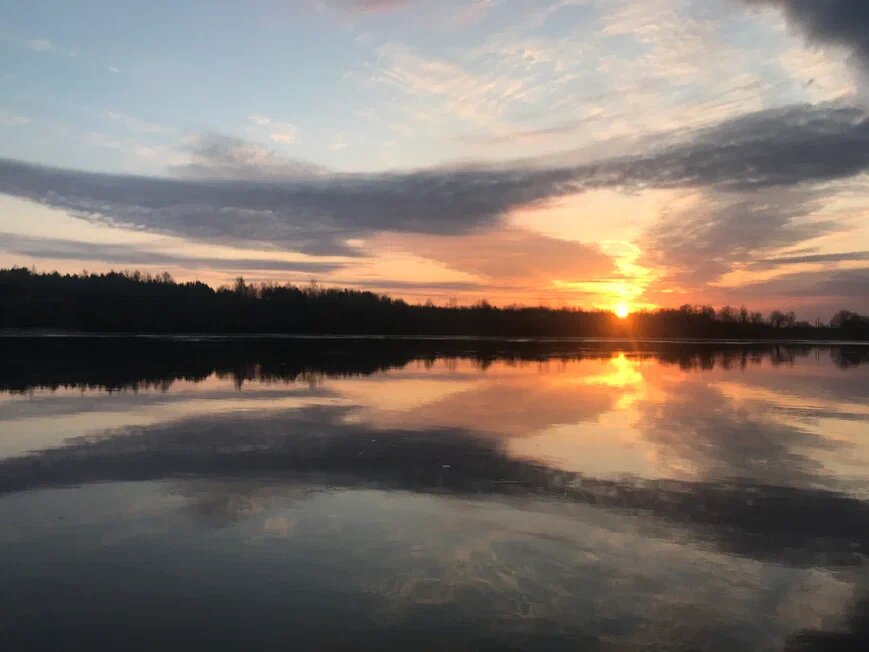 восход на реке Волхов