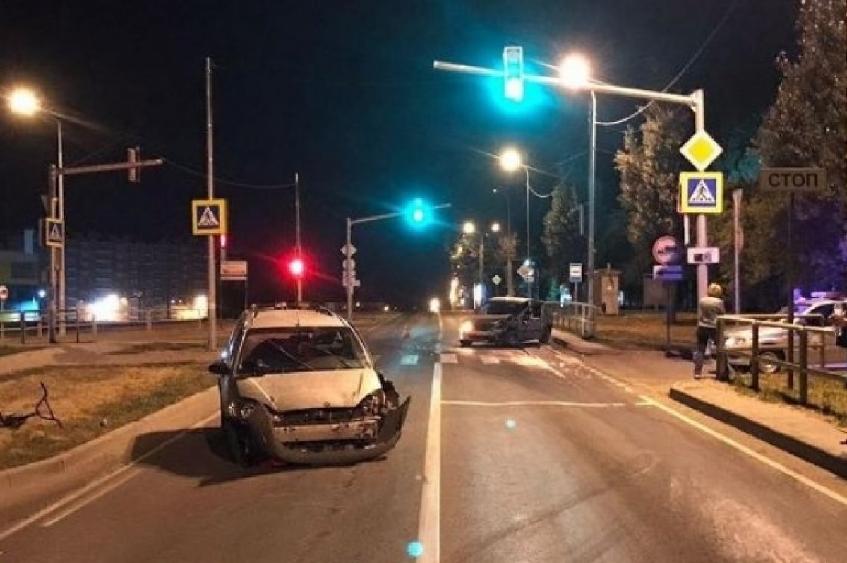    В Самаре в столкновении с Ford Focus пострадал пассажир Renault Logan
