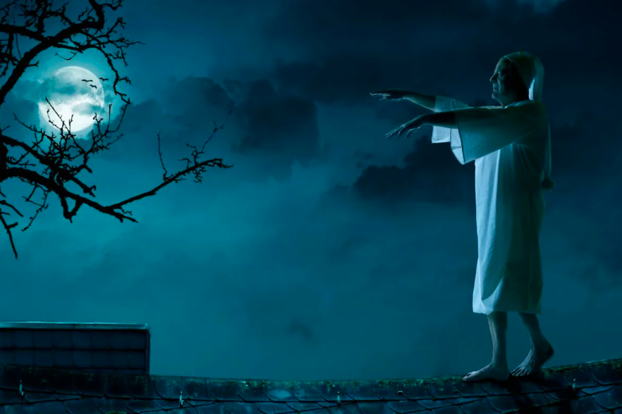     Странные ночные странствия: почему люди лунатят?