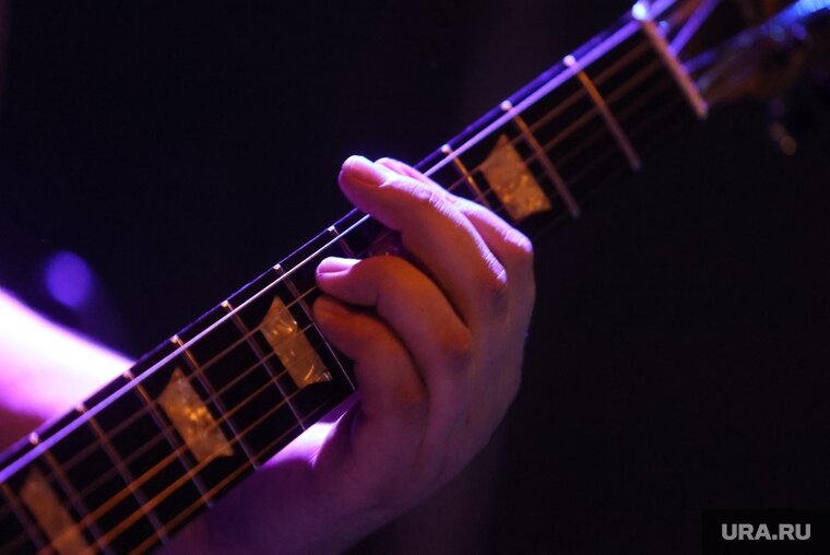    Дочь курганского депутата Татьяны Хильчук занимается музыкой