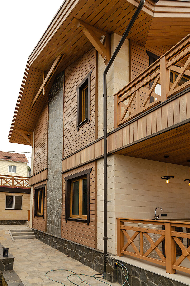 реализованный проект в Сочи от нашего дилера - компании ЭКОВУД www.ecowood-s.ru, окрашенный маслами BIOFA.