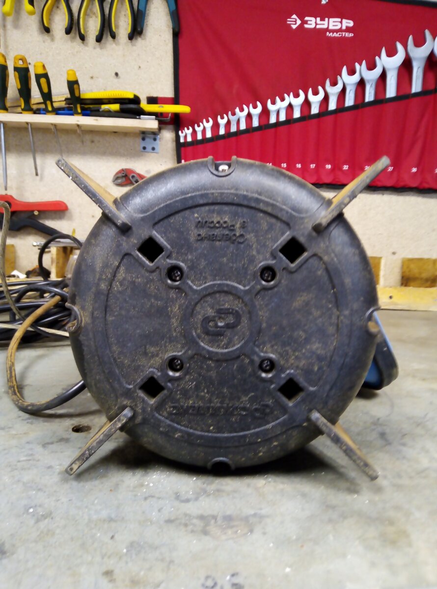 Нижняя крышка