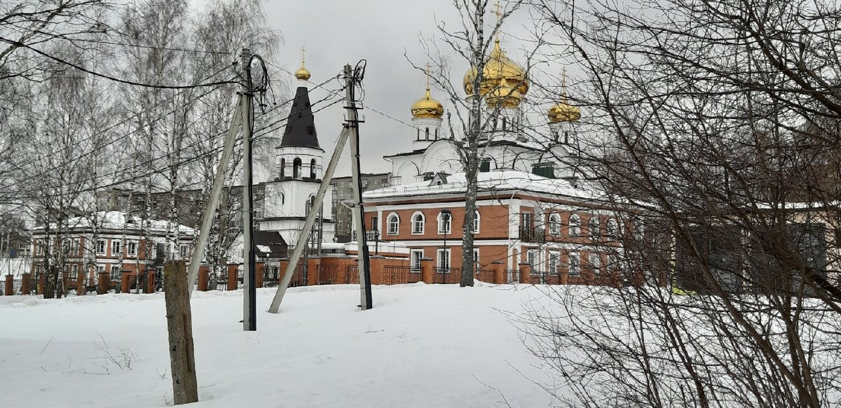 Храм в Макаринской роще. 