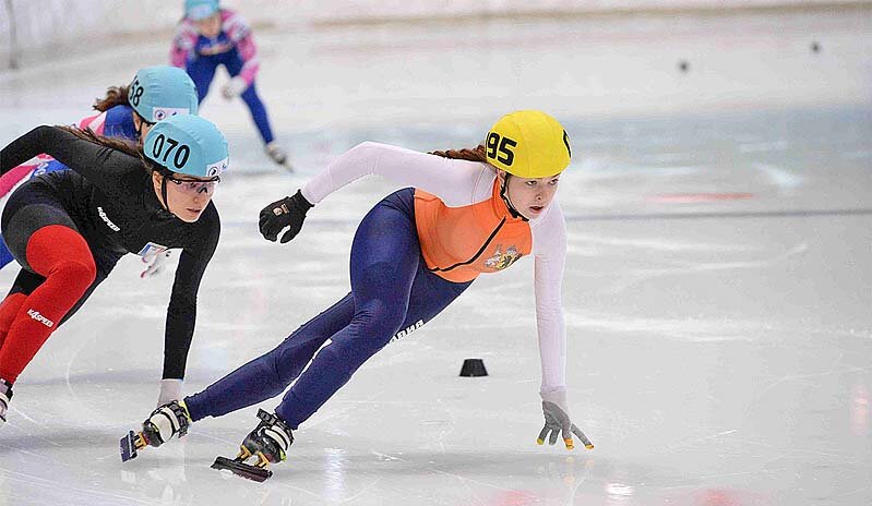 Аделина Доколина