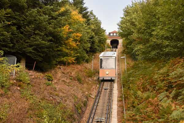орная железная дорога Меркур с крутыми подъемами.