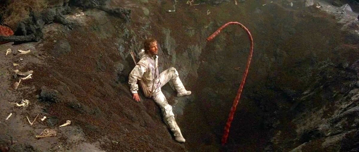 В соревнованиях "Кто высунет язык дальше" аборигены планеты Файрин-4 нанесли пришельцам-землянам сокрушительное поражение.  