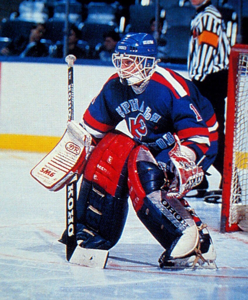 Изображение с Яндекс.Картинки (Олег Браташ "Крылья Советов")